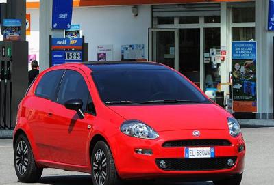 Fiat blocca per tre anni il prezzo di benzina e gasolio a 1euro