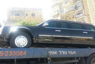 Barack Obama resta a piedi con la limousine in Israele 