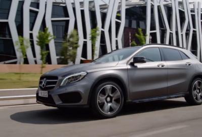 Mercedes GLA, nuovo video su strada e offroad