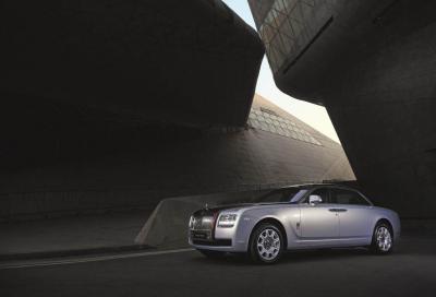 Rolls-Royce corteggia i cinesi con una special, la Canton Glory Ghost
