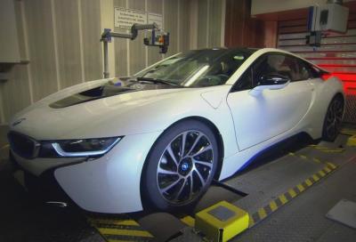 Tecnica, ecco come viene assemblata la nuova BMW i8  nello stabilimento di Lipsia