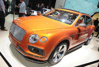 Bentley, svelato il nuovo Bentayga 2016