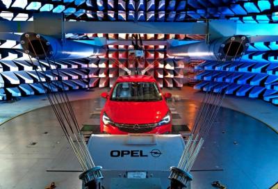 Opel, la nuova Astra nei test di compatibilità elettromagnetica