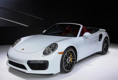 Porsche svela a Detroit le nuove 911 Turbo e 911 Turbo S