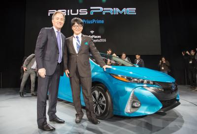 La nuova Toyota Prius Plug-in svelata al Salone dell’Auto di New York 2016