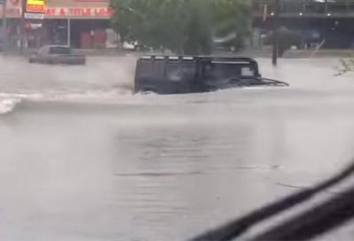 L'alluvione a Houston non è un problema per l'Hummer H1  