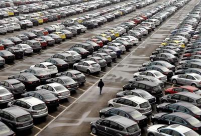 Mercato auto: in Italia continua la crescita