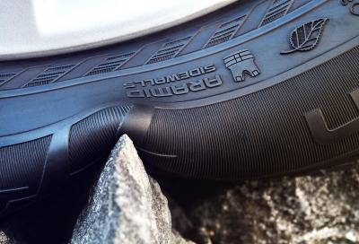 Come non rompere gli pneumatici sui marciapiedi: Nokian amplia la gamma con aramide