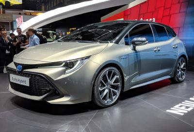 Nuova Toyota Auris: l'ibrido profuma di sport