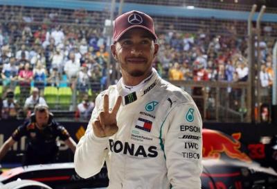 F1, Hamilton brilla a Singapore mentre Vettel non convince
