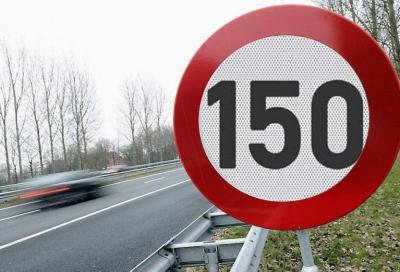 Limite di velocità: in autostrada la Lega propone i 150 km/h