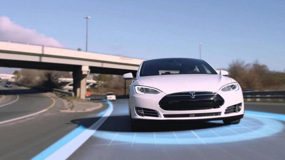 Tesla class action per pubblicità ingannevole Automobilismo
