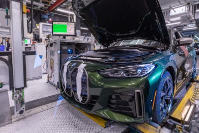 Anche BMW sospende tutte le esportazioni di veicoli verso la Russia