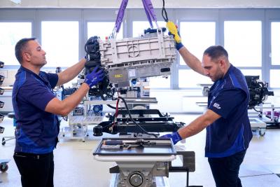 BMW inizia a Monaco la produzione di propulsori a celle a combustibile per la iX5 Hydrogen