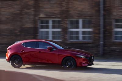 Mazda3 2024: più tecnologia e dotazioni di sicurezza di serie