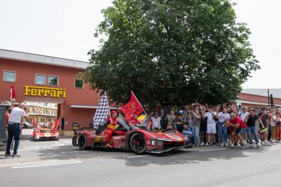 Ferrari 499P: sfilata a Maranello per festeggiare la 24 Ore di Le Mans
