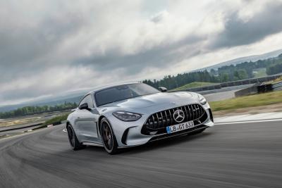 Mercedes-AMG GT:  trazione integrale e 2+2