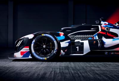 Fino al 28 novembre sarà esposta a Milano la BMW M Hybrid V8 che parteciperà alla 24 Ore di Le Mans 2024