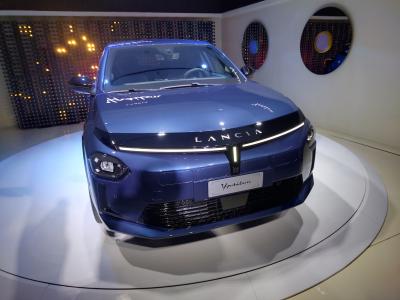 Lancia Ypsilon 2024: lusso e design 