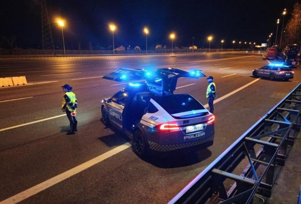 Una Tesla della Polizia Stradale pattuglierà le nostra autostrade 