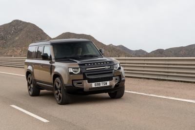 Land Rover Defender 2024: quando off-road duro e lusso si fondono 